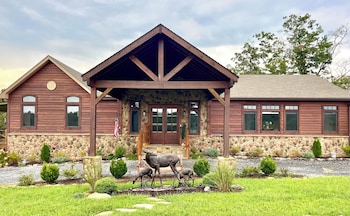 The Dogwood Inn,180 Mathis Farm Rd,5 star