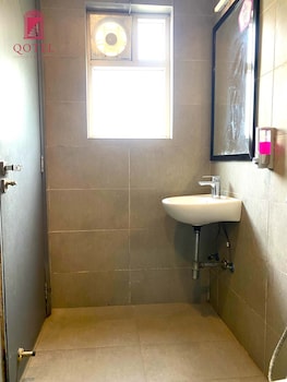 qotel hotel ip residency