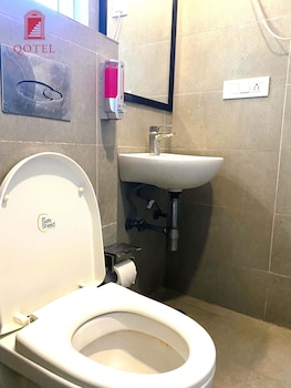 qotel hotel ip residency