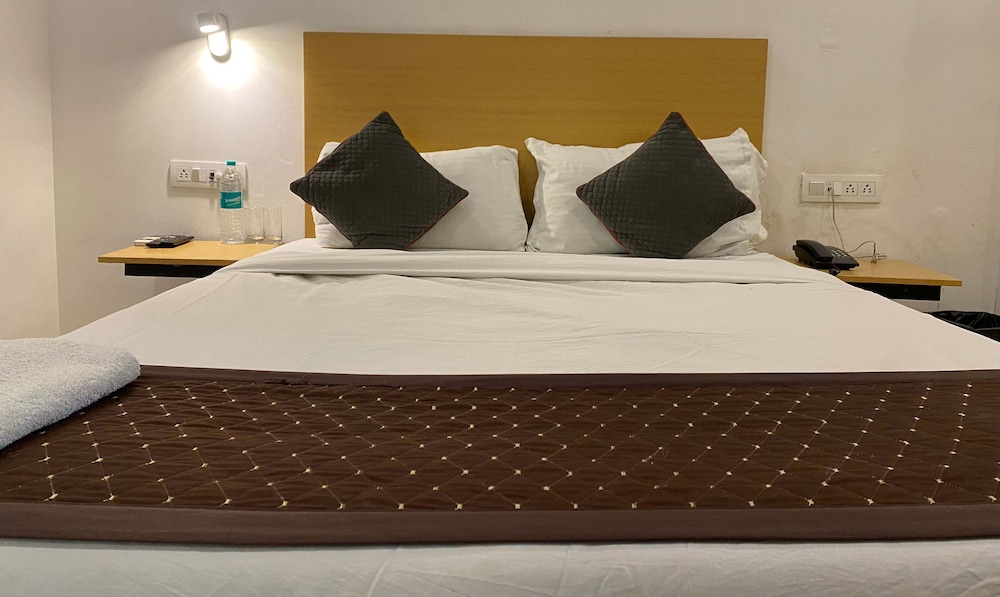 qotel hotel ip residency