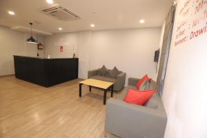 qotel hotel ip residency