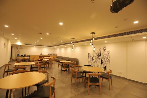 qotel hotel ip residency