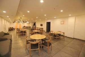 qotel hotel ip residency