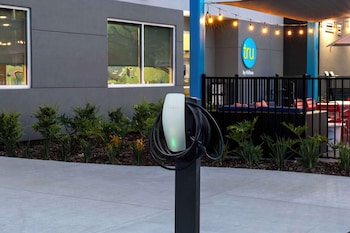 tru by hilton jacksonville west i 295