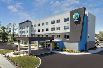 tru by hilton jacksonville west i 295