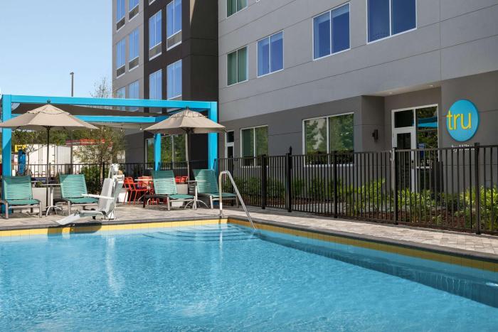 tru by hilton jacksonville west i 295