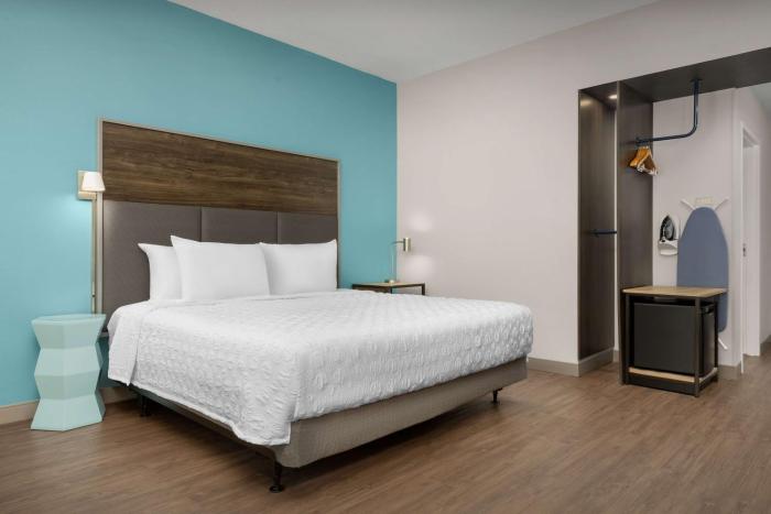 tru by hilton jacksonville west i 295