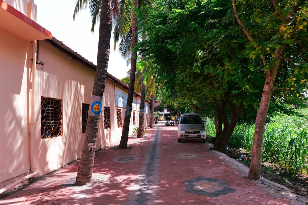 iskcon chandrabhaga guest house