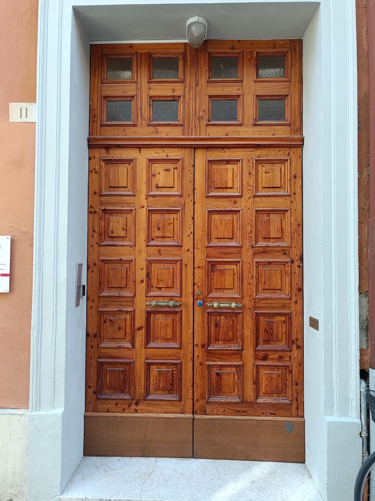 downtown ferrara low cost rooms