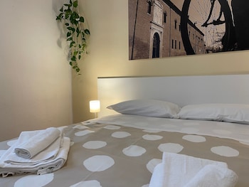 downtown ferrara low cost rooms