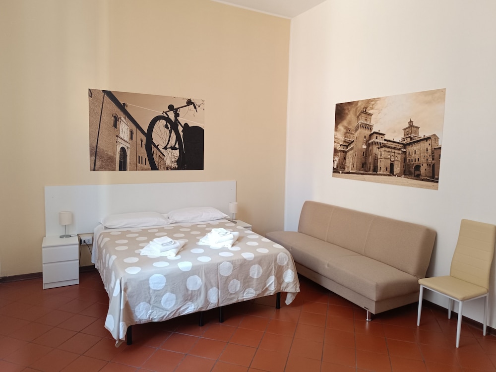 downtown ferrara low cost rooms