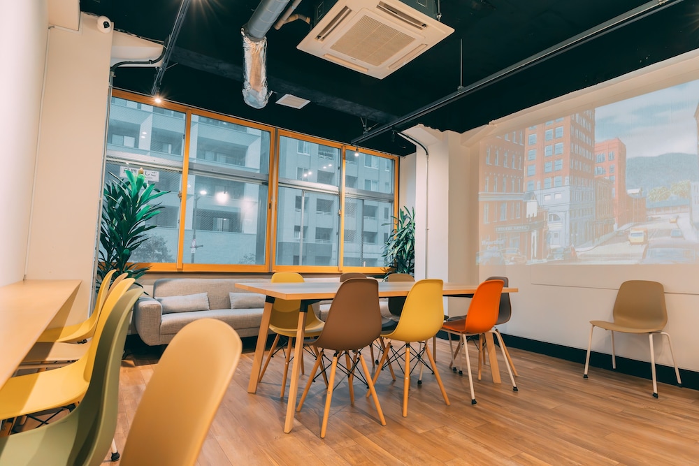 tokyo guesthouse hive