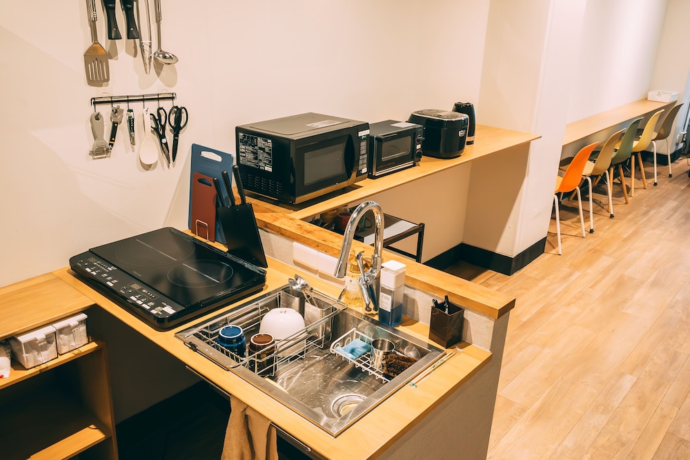 tokyo guesthouse hive