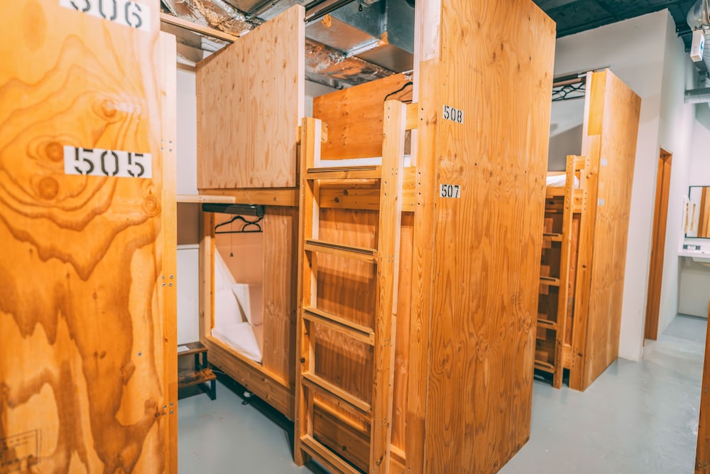 tokyo guesthouse hive