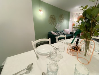 ororosa lucca city center apartment