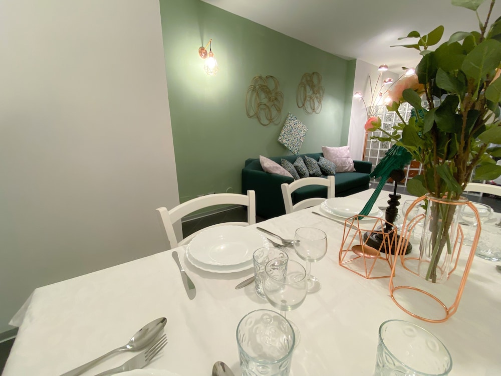 ororosa lucca city center apartment