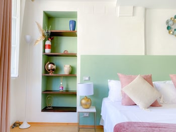 ororosa lucca city center apartment
