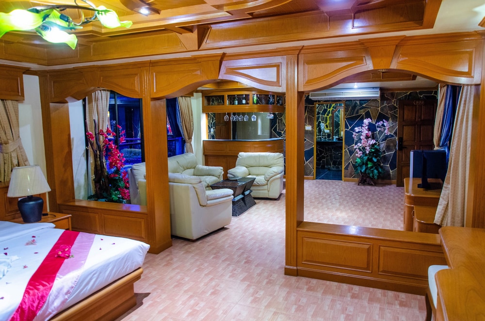 diva patong hotel