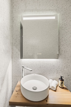 the q hotel