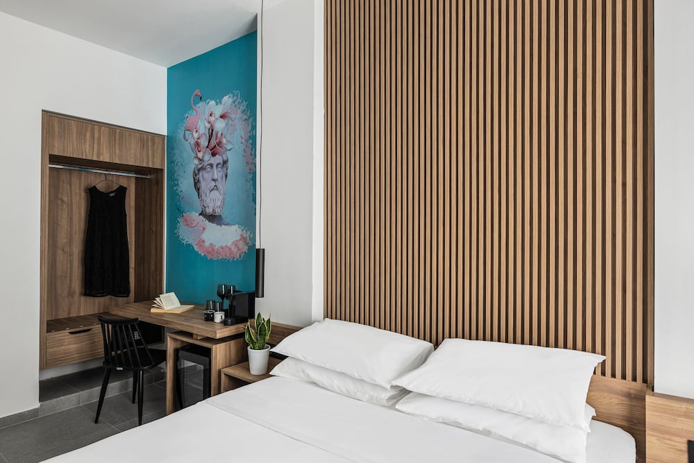 the q hotel