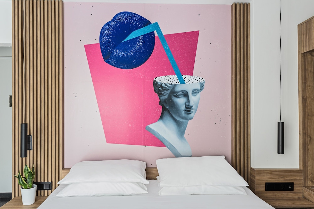 the q hotel