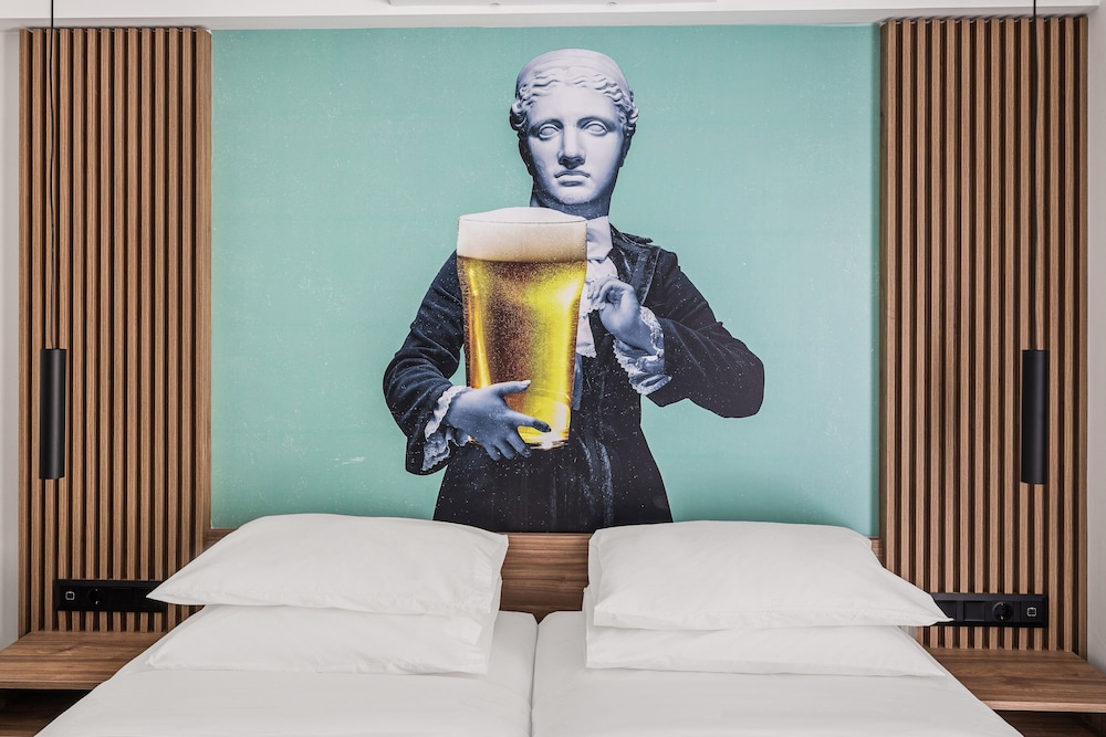 the q hotel