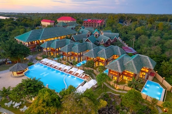 h resort the coral cliff