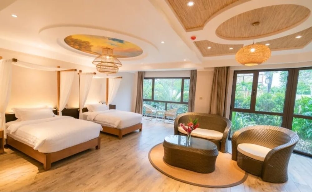 h resort the coral cliff