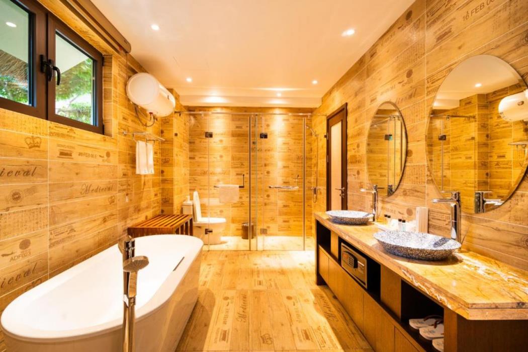 h resort the coral cliff