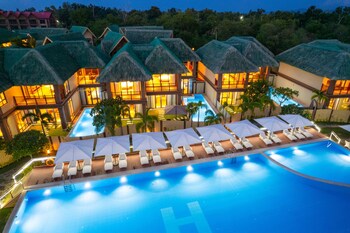 h resort the coral cliff