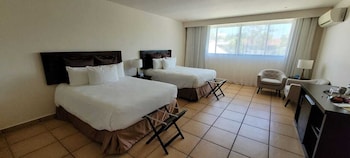 family room in coronado luxury club and suites