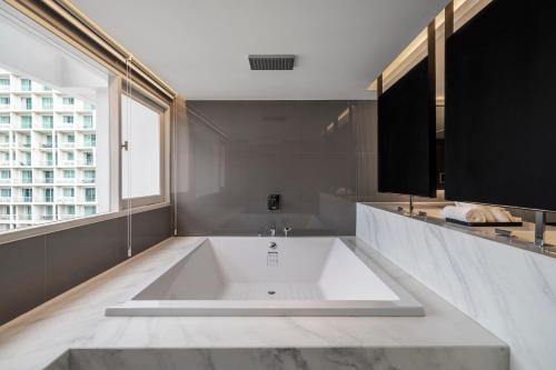 maison hotel bangkok