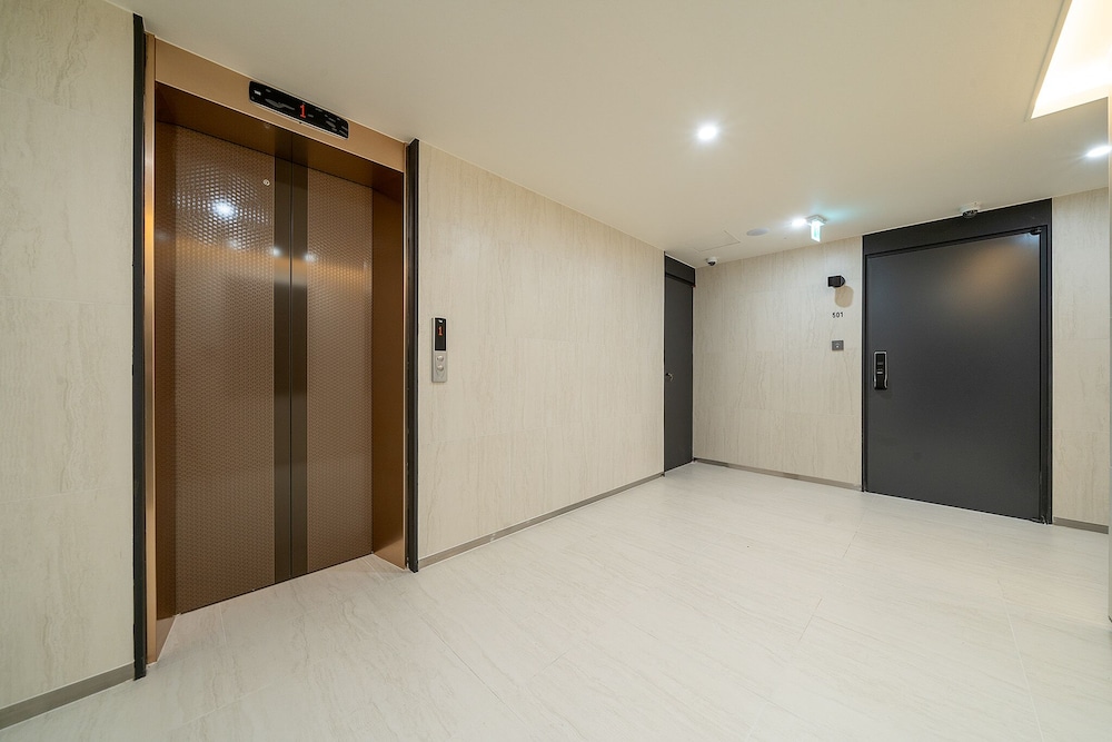 hound hotel gimhae samgye