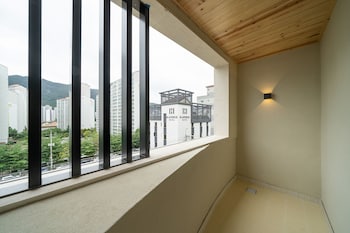 hound hotel gimhae samgye