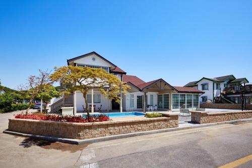 daebudo hebron poolvilla