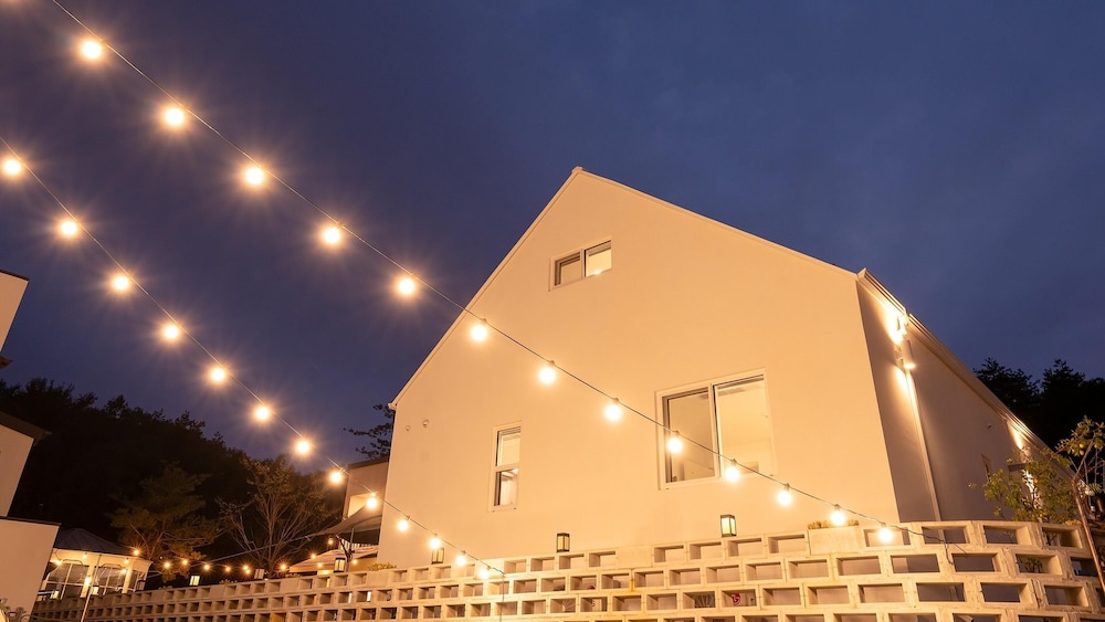 gangneung whiten pension