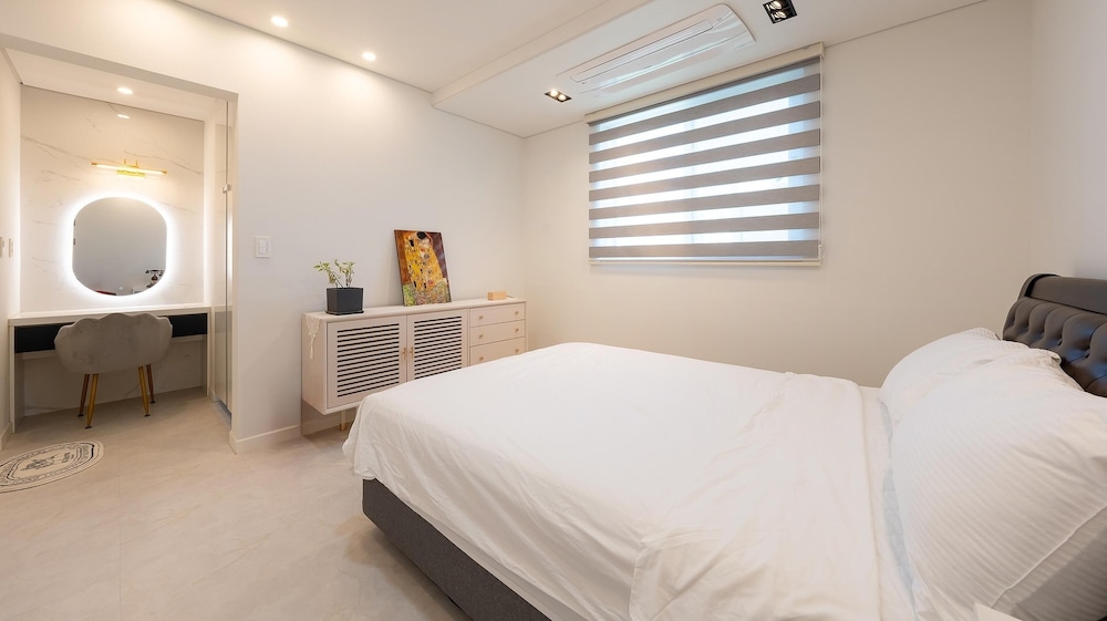 gangneung whiten pension