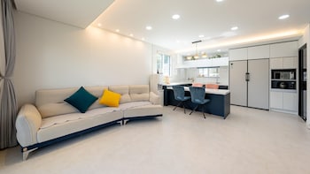 gangneung whiten pension
