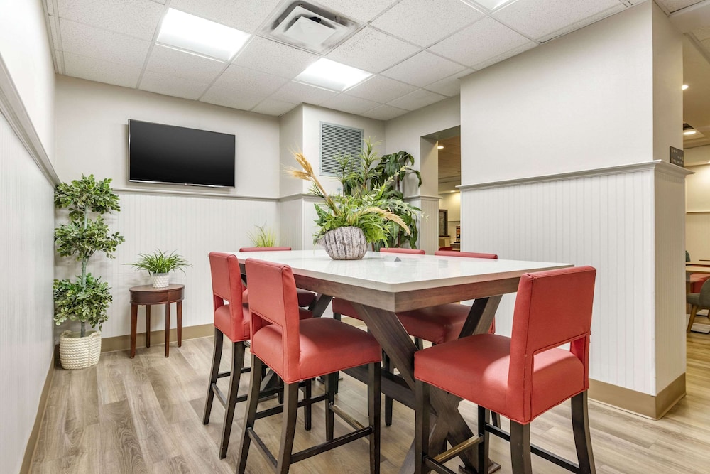 mainstay suites ocean city west