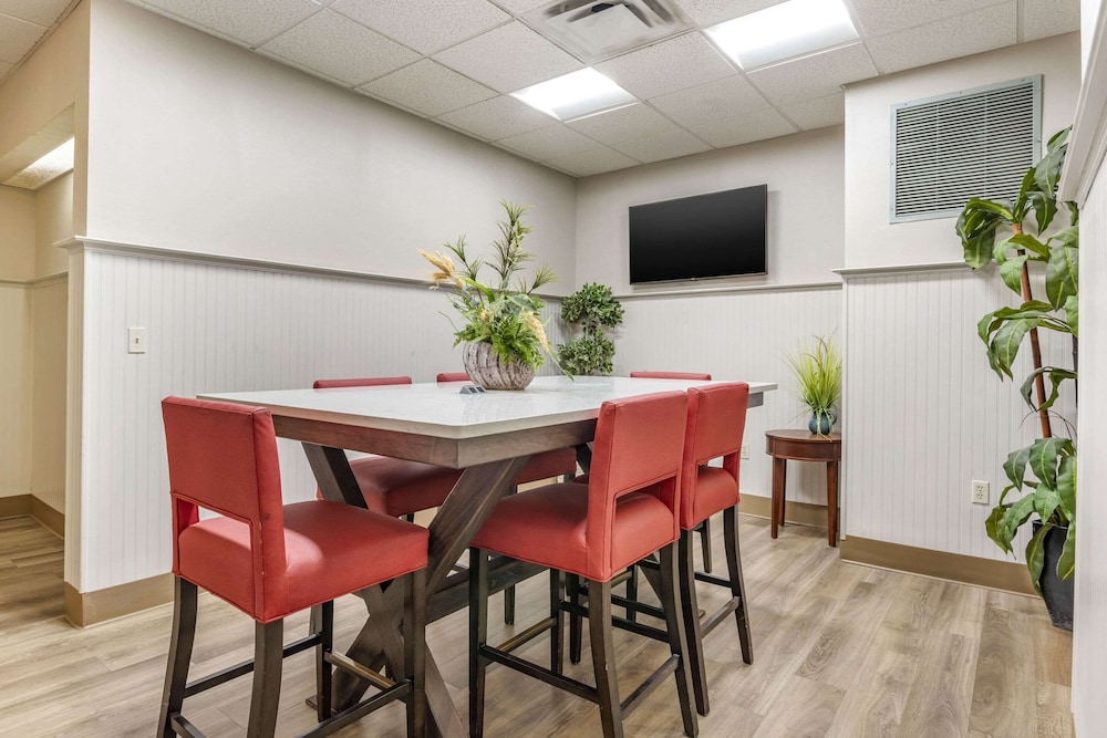 mainstay suites ocean city west