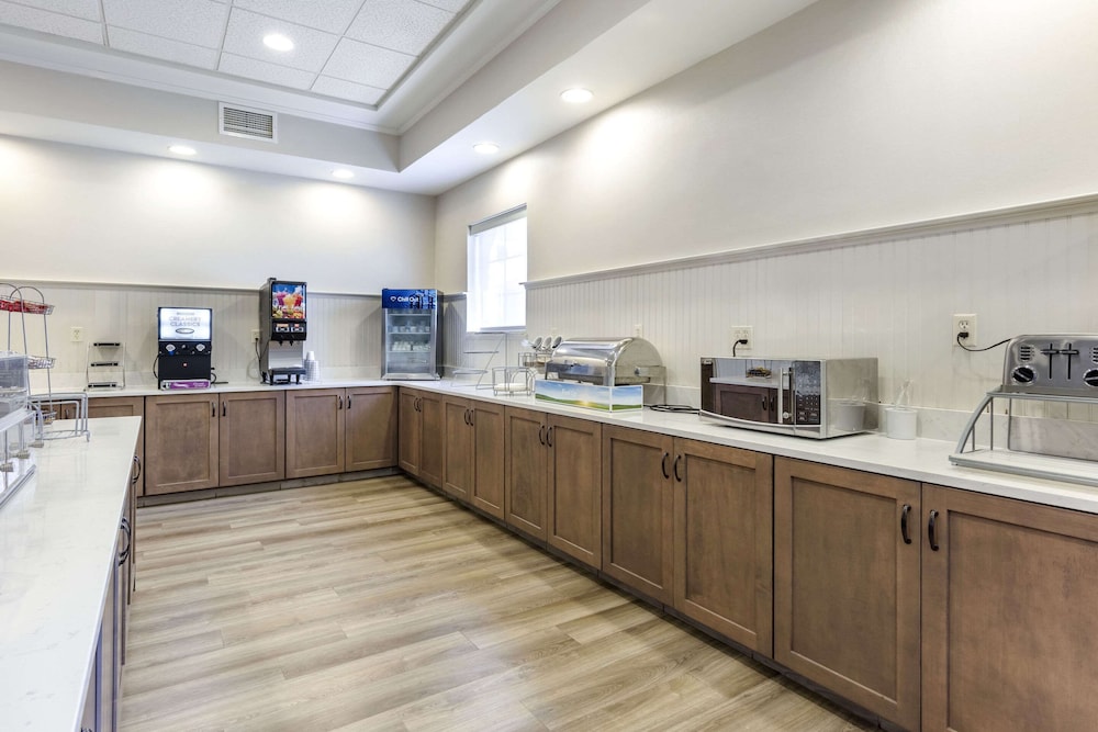mainstay suites ocean city west
