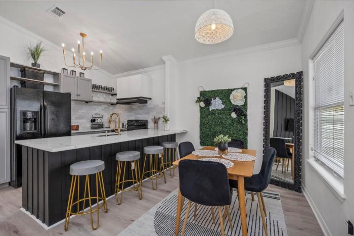 wonderful getaway in east houston