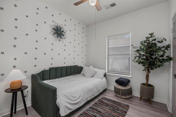 wonderful getaway in east houston