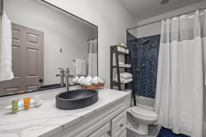 wonderful getaway in east houston