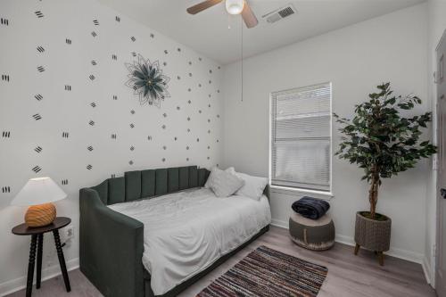 wonderful getaway in east houston