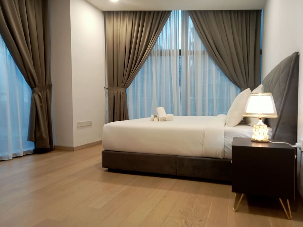 eaton residences klcc by luna