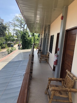 f ponce de leon road