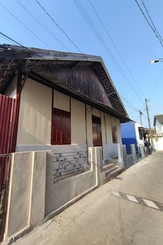 oyo 93173 khazanah room syariah