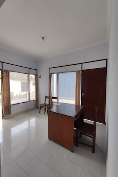 oyo 93173 khazanah room syariah