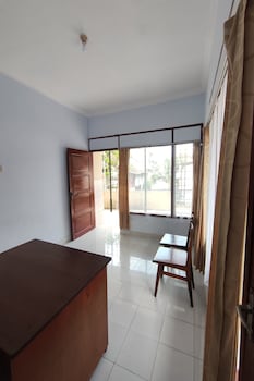 oyo 93173 khazanah room syariah